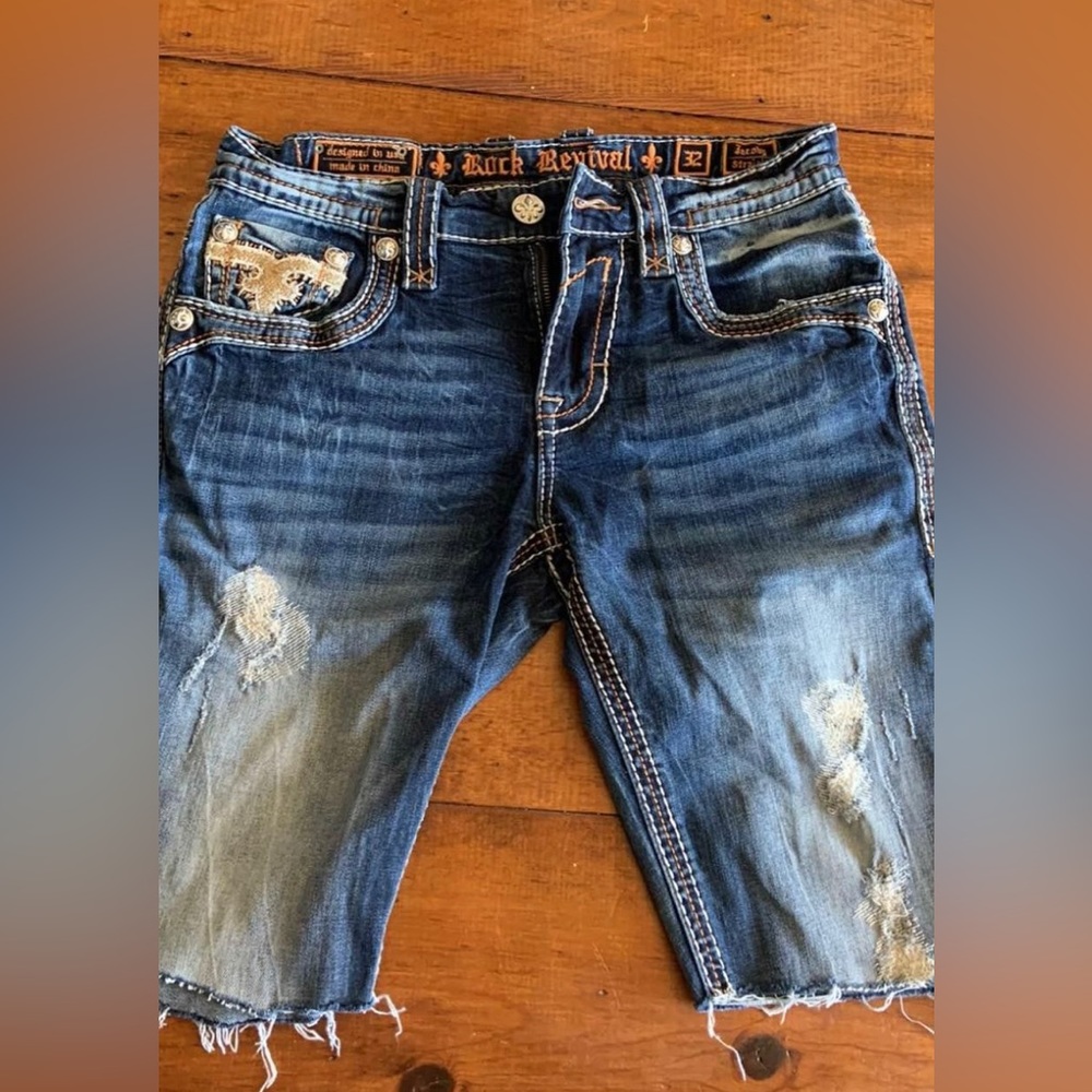 Men’s Rock Revival Shorts 32